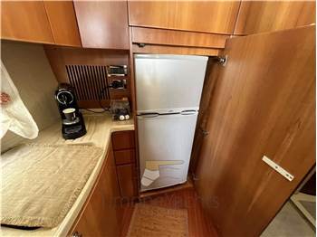 Azimut 46E