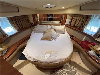 Azimut 46E