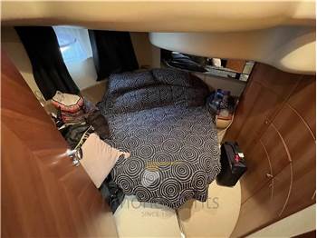 Azimut 46E