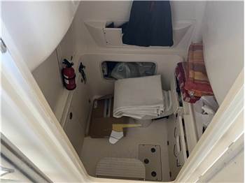 Boston Whaler OUTRAGE 320