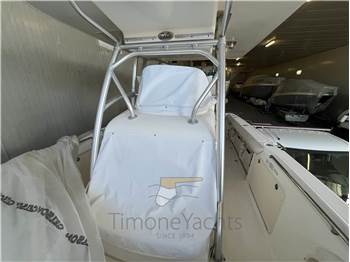 Boston Whaler OUTRAGE 320