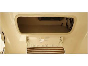 Boston Whaler OUTRAGE 320