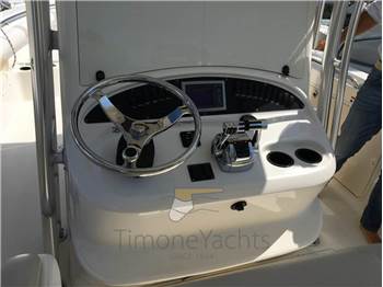 Boston Whaler OUTRAGE 320
