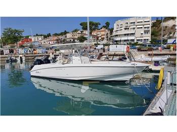 Boston Whaler OUTRAGE 320