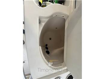 Boston Whaler OUTRAGE 320