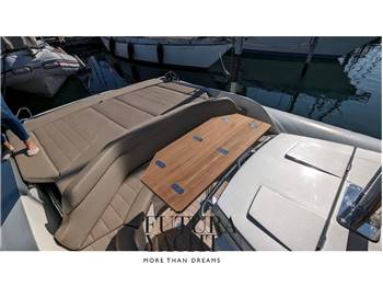 SACS STRIDER 11 SUNDECK EFB