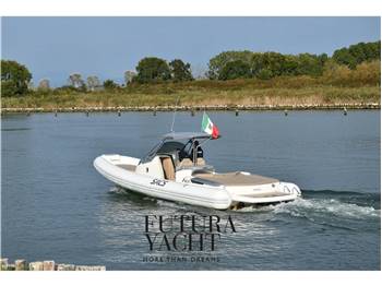 SACS STRIDER 11 SUNDECK EFB