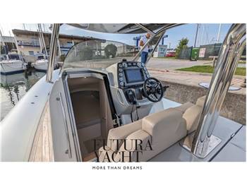 SACS STRIDER 11 SUNDECK EFB