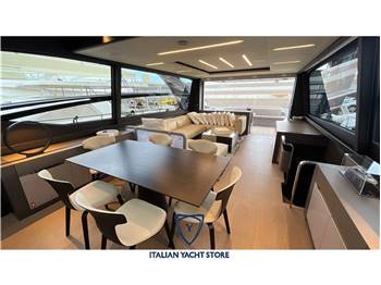 Pershing 8X