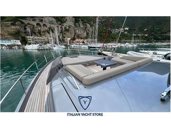 Pershing 8X