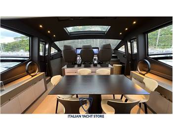 Pershing 8X