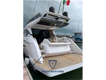 Ferretti Yachts 580