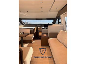 Ferretti Yachts 580