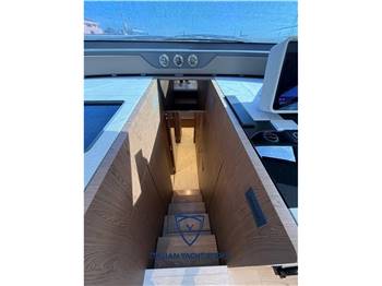 Ferretti Yachts 580