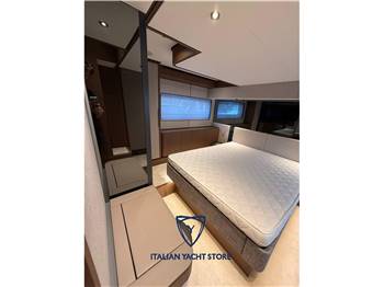 Ferretti Yachts 580