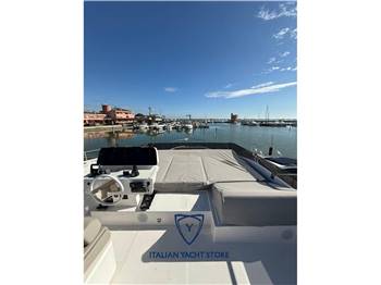 Ferretti Yachts 580