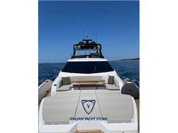 Ferretti Yachts 780