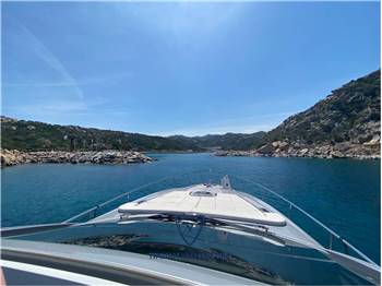 Pershing 62