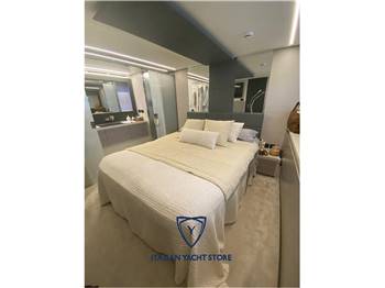 Pershing 62