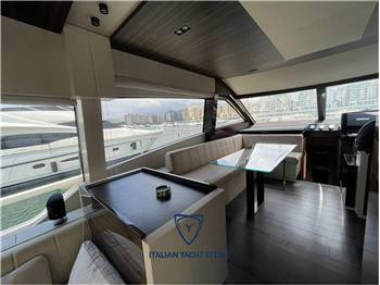 Ferretti Yachts 670