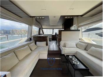 Ferretti Yachts 670