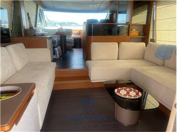Ferretti Yachts 670
