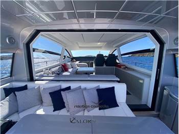 Pershing 62