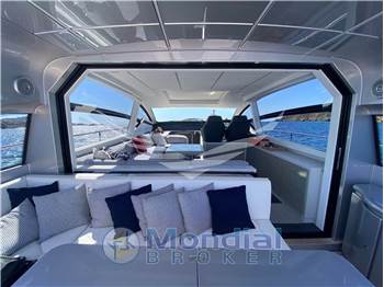 Pershing 62
