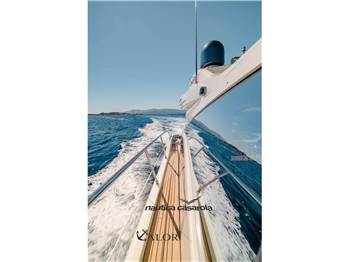 Azimut 68S