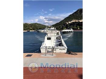 Bertram Yacht 26' SF
