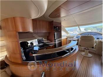 Azimut 62E