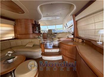 Azimut 62E