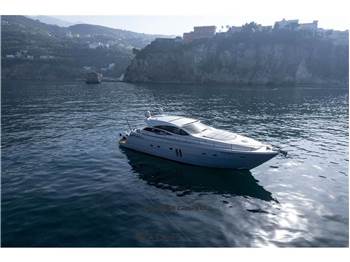 Pershing 62