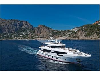 Benetti Delfino 95