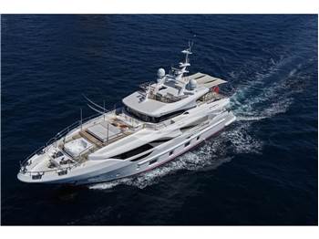Benetti Delfino 95