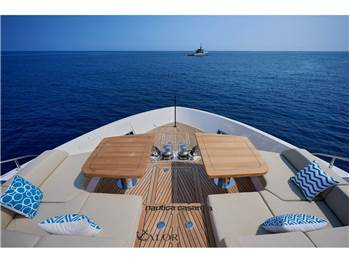 Ferretti Yachts 1000