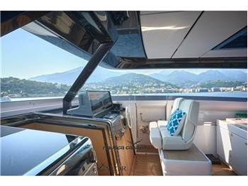 Ferretti Yachts 1000