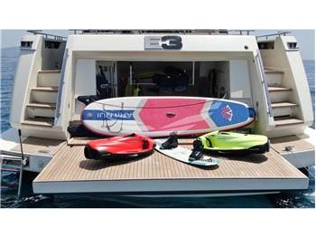 Ferretti Yachts 850