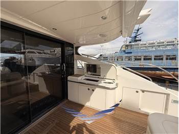 Princess Yachts V 62