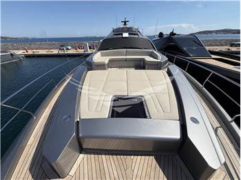 Pershing 8X