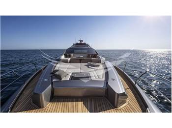 Pershing 8X
