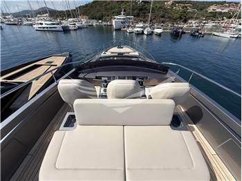 Pershing 8X