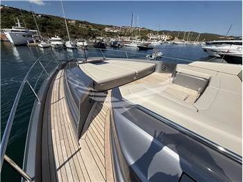 Pershing 8X