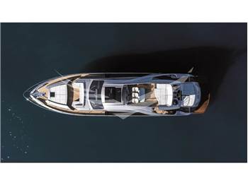Pershing 8X
