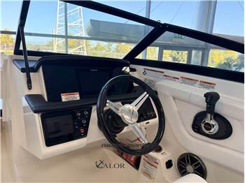 Sea Ray 210 SPXE