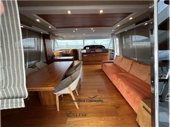 Mochi Craft 74 Dolphin
