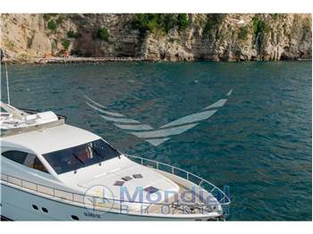 Ferretti Yachts 760