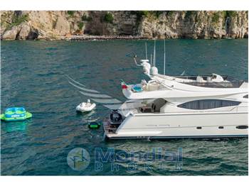 Ferretti Yachts 760