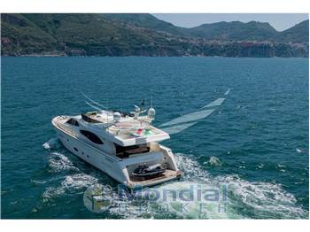 Ferretti Yachts 760