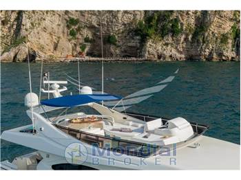 Ferretti Yachts 760